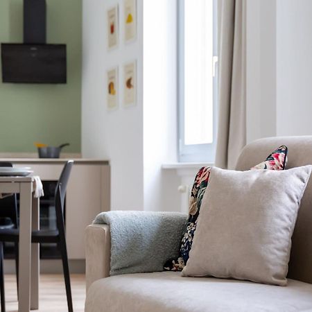 The Best Rent - Spacious And Renovated Two-Bedroom Apartment Downtown Милан Экстерьер фото