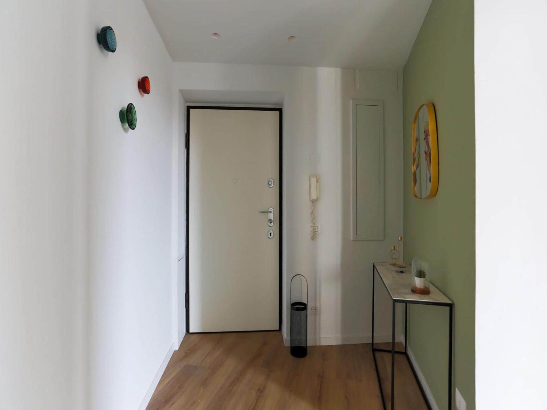 The Best Rent - Spacious And Renovated Two-Bedroom Apartment Downtown Милан Экстерьер фото