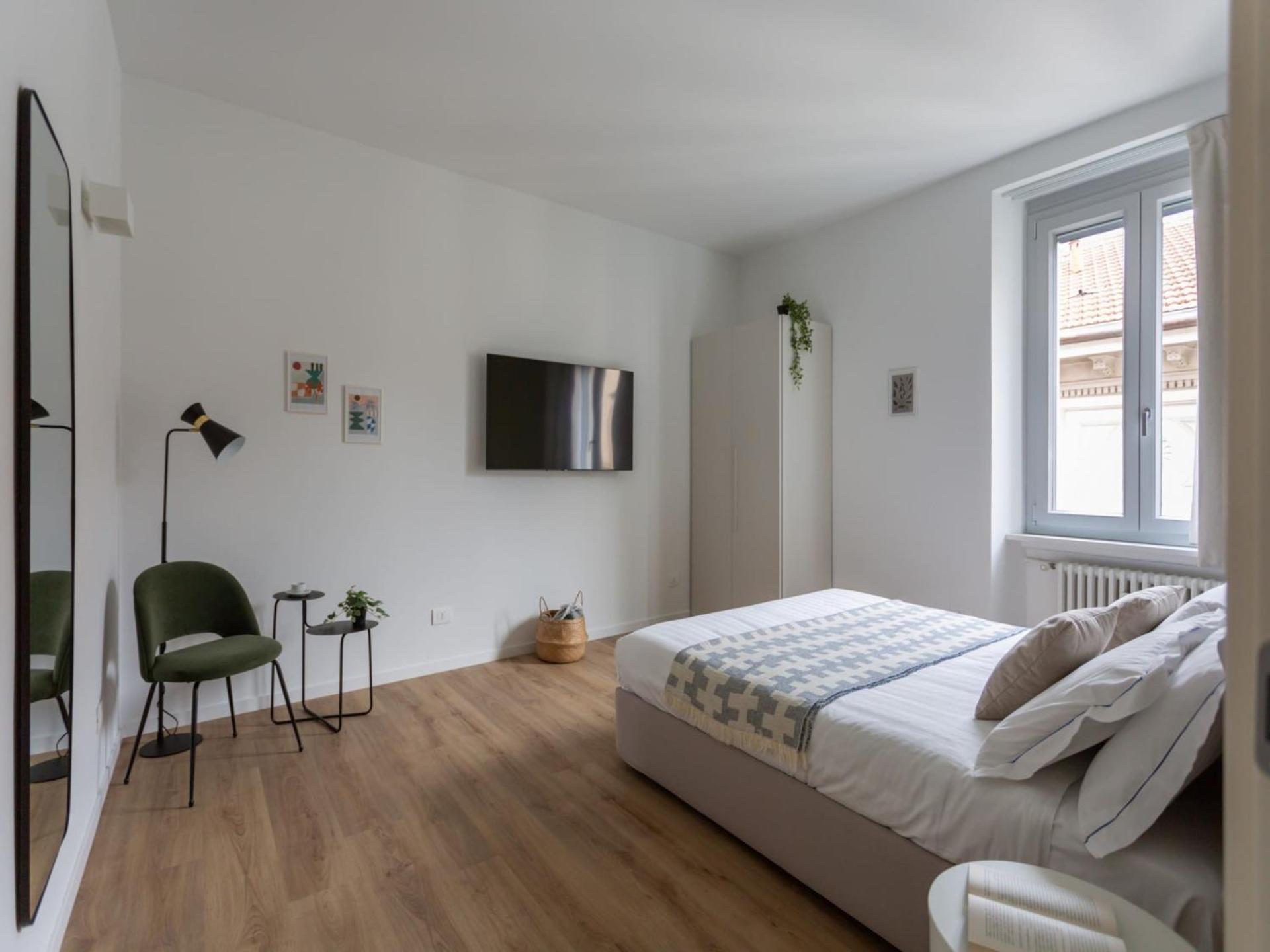 The Best Rent - Spacious And Renovated Two-Bedroom Apartment Downtown Милан Экстерьер фото